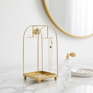 Support de rangement en métal doré pour bijoux avec plateau, idéal pour le rangement et la décoration de la coiffeuse - Product Image 1