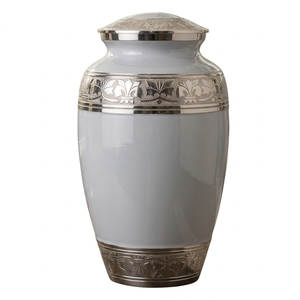 Urnes funéraires pour adultes en laiton fini vert clair avec bandes de gravure personnalisables en argent pour cendres humaines - Product Image 2