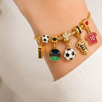 Bracelets de football anti-ternissement avec breloque maillot émaillée personnalisable et chaîne à maillons ajustable pour cadeaux d'équipe scolaire