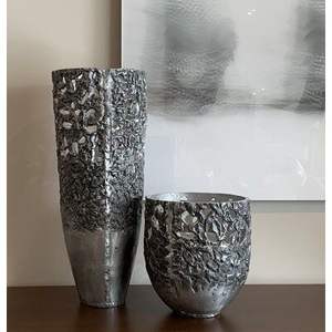 Vase en métal argenté moderne et élégant avec glaçure transparente, design artisanal et personnalisable pour une décoration intérieure raffinée - Product Image 1