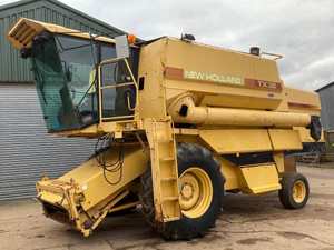 รถเกี่ยวข้าวใหม่/มือสอง ยี่ห้อนิวฮอลแลนด์ รุ่น CX7090 มีขาย - Product Image 4