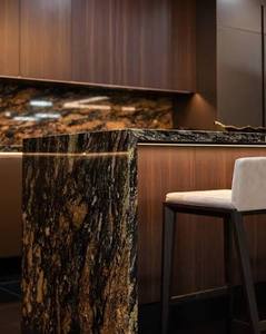 Plan de travail d'îlot de cuisine en granit Fusion Gold poli, dalle de pierre naturelle, design traditionnel, application au sol - Product Image 5