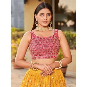 Georgette tradicional Lehenga Choli con fascinantes lentejuelas amarillas para el uso del novio - Product Image 4