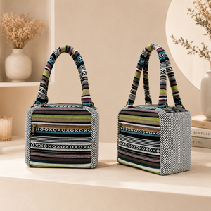 Sac cosmétique en jute multicolores de qualité supérieure |   Sac de transport réutilisable avec poignée durable et fermeture éclair |   Qualité d'exportation OEM, vente en gros en Inde - Product Image 2