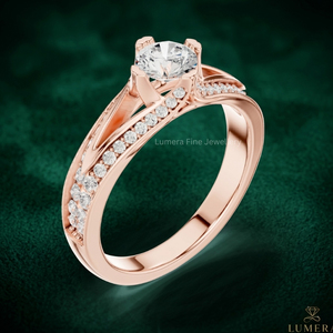 Anillo de Moissanita Redonda Brillante Certificada por IGI para Mujer en Oro Rosa de 9KT, 10KT, 14KT, 18KT con Diseño de Tallo Dividido, Joyería Nupcial - Product Image 3