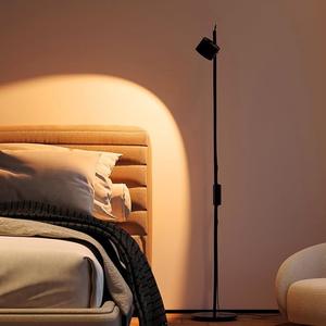 Lampe sur pied contemporaine avec abat-jour en tissu et interrupteur au pied pour chambre à coucher - Product Image 3