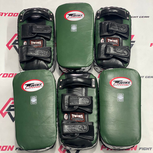 แผ่นรองเตะหนังแท้ Best Twins สำหรับฝึกซ้อมในยิม ไทย MMA แผ่นรองแขนสำหรับต่อยและเตะ ผลิตภัณฑ์สำหรับชกมวย ใช้ในคลับ - Product Image 1