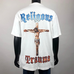 เสื้อยืดคอกลมแขนสั้นผู้ชาย ผ้าคอตตอนเจอร์ซีย์ 100% ทรงปกติ สกรีนลาย สีพื้น ใส่สบาย - Product Image 2