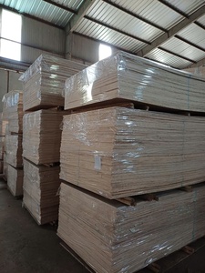 Vente en gros de planches en bois de pin massif écologiques certifiées CE CO, 4 pieds x 8 pieds, résistantes à l'eau, pour la construction de meubles - Product Image 6