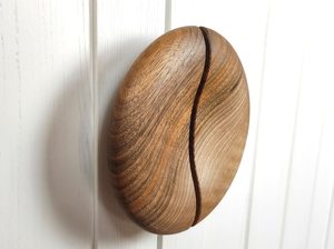 Poignée de meuble sculptée en bois moderne, accessoire de quincaillerie unique et durable pour tiroirs, armoires et placards - Product Image 4