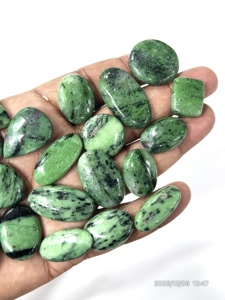 Zoisite verte naturelle, pierres précieuses en vrac, cabochons de formes et tailles variées, environ 20 à 30 mm - Product Image 5