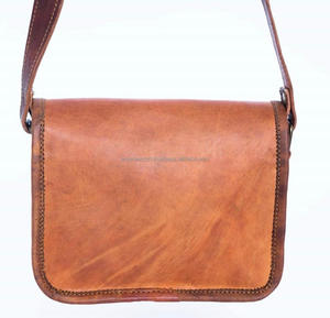 Nuevo bolso de mano de cuero de grano completo genuino con patrones grabados Bolsos cruzados de gran capacidad de cuero de cabra Vintage para hombres y mujeres - Product Image 4