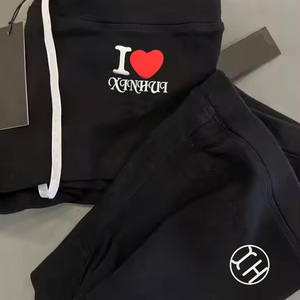 ชุดเซ็ตเสื้อครอปแขนสั้นคอกลมผ้าฝ้ายพิมพ์ลายพัฟฟ์แบบสลิมฟิต และกางเกงขาสั้น - Product Image 1