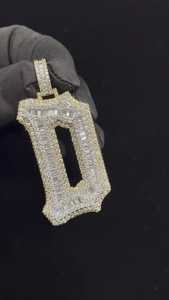 Pendentif de luxe en or 18 carats rempli de moissanite, lettre D, taille brillant, serti griffe, plaqué rhodium, style hip-hop, unisexe, pour usage quotidien - Product Image 4