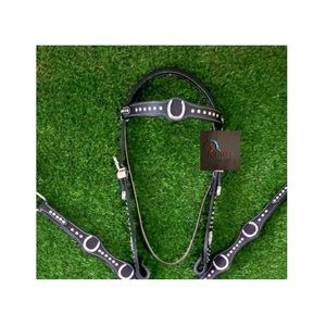 ชุดอุปกรณ์ขี่ม้าหนังสีดำ ASHMIRA EQUESTRIAN พร้อมบังเหียนและสายรัดอกม้า ตกแต่งด้วยโลหะสีเงินแบบตะวันตก - Product Image 3