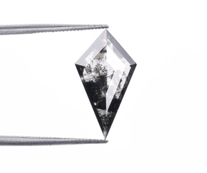 Diamantes Sueltos de Laboratorio con Corte Geométrico en Forma de Cometa, Tipo Sal y Pimienta, de 1.50 Ct, Tamaño Personalizado, a Precio Mayorista - Product Image 1