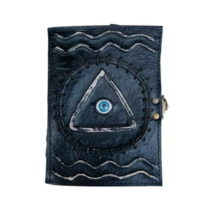 Carnet en cuir véritable Hocus Pocus 7x5 pouces, motif triangle œil maléfique, papier à bords festonnés classique, 120 pages vierges - Product Image 1