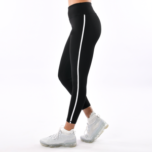 Leggings Deportivos de Longitud Media para Mujer, Negros con Franja Lateral Blanca, Elásticos, Tejidos, Ecológicos, de Secado Rápido, Diseño Sin Costuras - Product Image 5