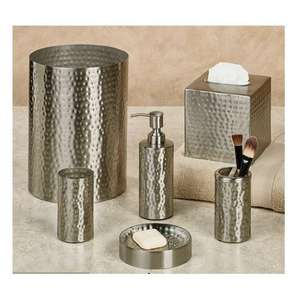 Juego de baño funcional de metal con dispensador de jabón y soporte para cepillos de dientes para la comodidad diaria en el baño - Product Image 1