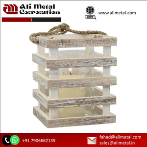Lanterne en bois à breloque nautique avec un design unique pour la maison, le jardin, le mariage et les décorations de Noël personnalisables - Product Image 2