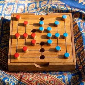 Tablero de ajedrez de madera hecho a mano de lujo, el regalo perfecto para jugadores de ajedrez y amantes de los juegos intelectuales. - Product Image 4