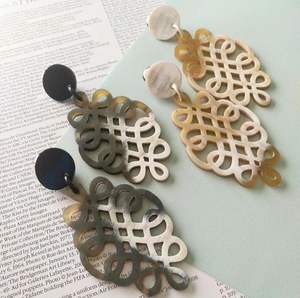 Pendientes de Resina Ecológicos Hechos a Mano, Colores Personalizables, Diseños de Ángel/Amor para Moda Personalizada a Bajo Costo HF CRAFTS - Product Image 2