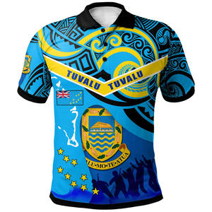 Polo pour homme bleu à motif floral polynésien, manches courtes, 100% polyester, coupe classique, design décontracté avec imprimé - Product Image 6