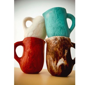 Jarra de Resina Hecha a Mano con Superficie Lisa y Asa Resistente, Jarra para Infusión de Frutas Resistente al Calor para Bebidas - Product Image 1