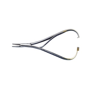 BEST CARE INTERNATIONAL Portaagujas Mathieu Estándar Alemán de 14 cm, de Carburo de Tungsteno y Acero Inoxidable, Manual, Quirúrgico - Product Image 1