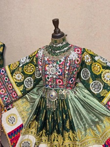 Vestido Afgano Kuchi Hecho a Mano, Ecológico, Hasta la Rodilla, con Bordado Tribal de Pedrería, Pañuelo Dupatta a Juego, Vestidos Largos Casuales - Product Image 4