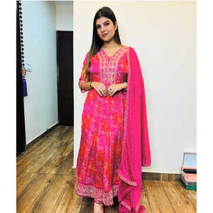 Vestido de diseñador Anarkali con conjuntos modestos de impresión digital con Pent y Dupatta - Product Image 4