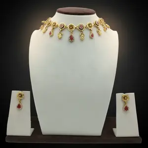 Magnifique ensemble de bijoux en pierre rouge avec collier et boucles d'oreilles en argent et or pour mariages et festivals - Product Image 3