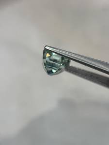 Turmalina Afgana Natural, Corte Escalonado, Verde Menta Pálido, Forma Cojín, 3.37CT, Gema Suelta Facetada, con Juego de Color y Fuego, para Joyería - Product Image 3