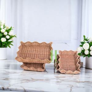 HNH Craft Vietnam Bandeja Rectangular de Mimbre Ondulado Elegante y de Moda, Tejida a Mano, con Asas, Bandejas Decorativas Naturales - Product Image 1