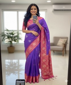 Sari de Seda Banarasi Premium Tejido a Mano con Motivos Florales de Cobre Zari y Blusa sin Coser para Mujer, Ideal para Fiestas - Product Image 1