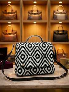 Sac à bandoulière en cuir véritable pour femme, motif géométrique, design coquille, grande capacité, fermeture éclair, idéal pour un usage quotidien - Product Image 3