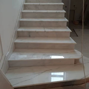 Marbre blanc naturel indien poli, respectueux de l'environnement, découpé sur mesure, design moderne pour sols, salles de bain, cuisines, escaliers - Product Image 1