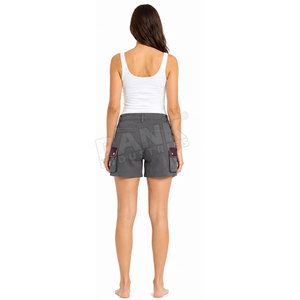 Shorts cargo pour femmes, vente en gros, faible MOQ, taille ajustable, multi-poches, décontractés, pour l'extérieur, nouvelle mode avec braguette boutonnée - Product Image 4
