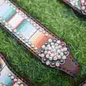 Conjunto de cabezada y pechera Western: Cuero con estampado Serape, flecos blancos, concho brillante - Product Image 4