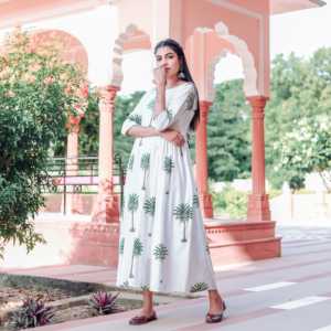 เดรสทรงเอเอวสูงพิมพ์ลายต้นไม้สีขาว - Product Image 2