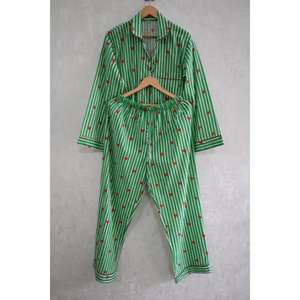 Ensemble de pyjama en coton pour femmes, imprimé à la main, vêtements de nuit respirants avec un design traditionnel et une coupe décontractée - Product Image 2