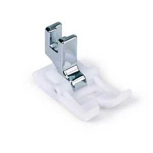 Pied de machine à coudre en nylon à tige basse pour usage domestique, type crochet en plastique - Product Image 1