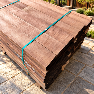 Tablas de Madera Aserrada de Meranti Rojo Oscuro, Madera Dura Resistente para Construcción Exterior - Product Image 1