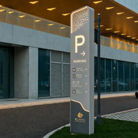 Signalétique extérieure lumineuse, panneau directionnel, panneau pylon pour centre commercial, panneau publicitaire pour entreprise