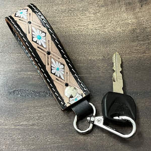 Porte-clés en cuir de vache fait main en gros, porte-clés personnalisé pour accessoires cadeaux, porte-clés de luxe pour voiture unisexe - Product Image 4