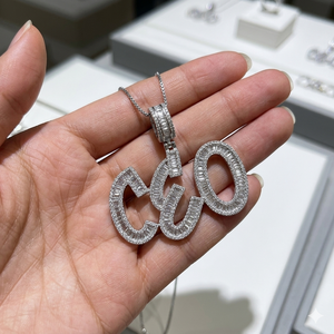 Collar con Colgante de Letra Inicial Cursiva Chapado en Oro de Plata 925 con Moissanita y Corte Baguette, Estilo Hip Hop Moderno - Unisex - Product Image 3