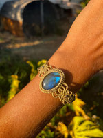 Bracelet en macramé en alliage de zinc doré et bleu, fait main, style vintage bohème, bijoux HARI OM CREATIONS, certifié IGI, cadeau unisexe, vente en gros, indien