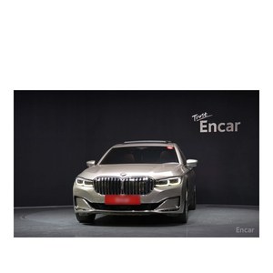 BMW M760Li XDrive V12 Excellence Abril 2021 Serie 7 71,246 km Caja de Cambios Automática Asientos de Cuero Volante a la Izquierda Cámara Trasera - Product Image 3