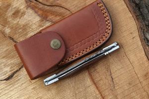 Set de Regalo de Navaja Plegable de Acero de Damasco con Funda de Cuero, Mango de Madera/Puño de Hueso, 58HRC, Navaja de Bolsillo Delgada, Garantía de 3 Años - Product Image 3