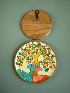 Assiette décorative ronde en bois peinte à la main avec motif de cerf et d'arbre de dessin animé, décoration murale, plateau en bois pour la décoration de chambre à coucher - Product Image 1